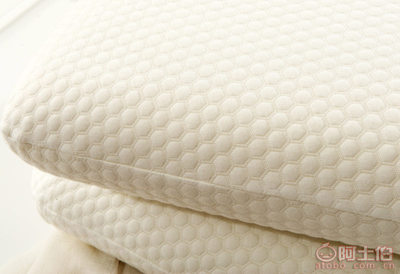 福音來慢回彈記憶枕 水立方面包設(shè)計(jì)與舒適睡眠的完美結(jié)合